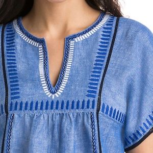 Vineyard Vines. Geo Embroidered blue top. Size M. Worn only a few times.